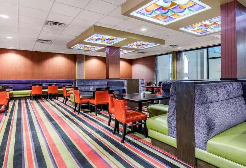 هتل Holiday Inn Nashville Downtown Stadium, An Ihg