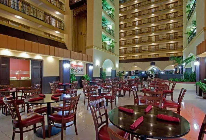 فندق Crowne Plaza Suites Houston Near Sugar Land, An Ihg