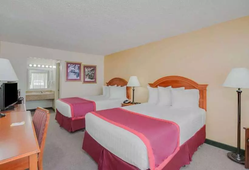 Отель Days Inn By Wyndham Asheville West