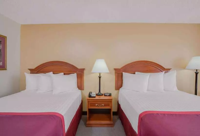 Отель Days Inn By Wyndham Asheville West