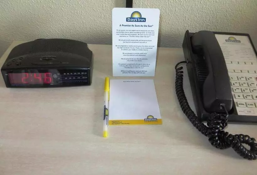 בית מלון כפרי Days Inn By Wyndham Plainfield