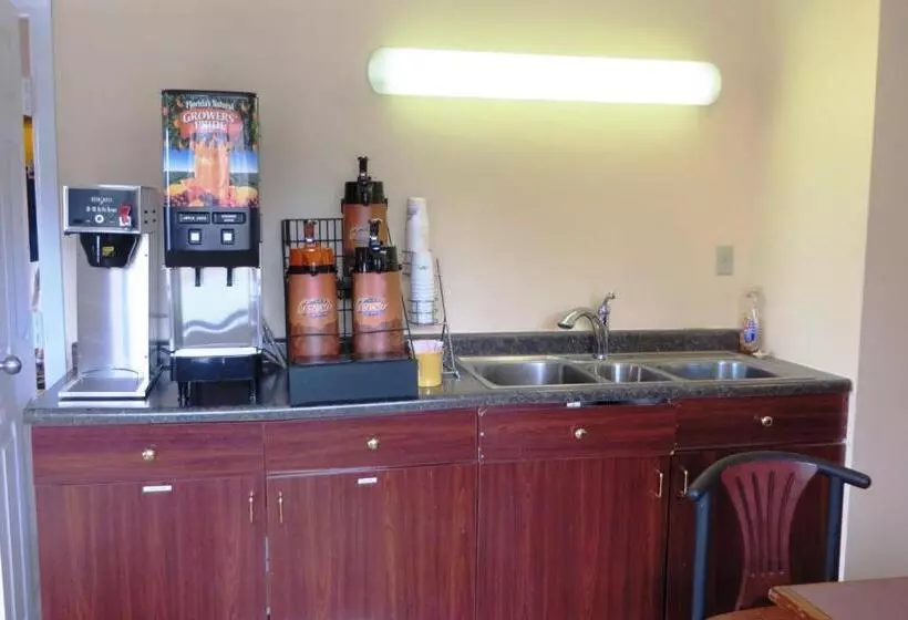 בית מלון כפרי Days Inn By Wyndham Plainfield