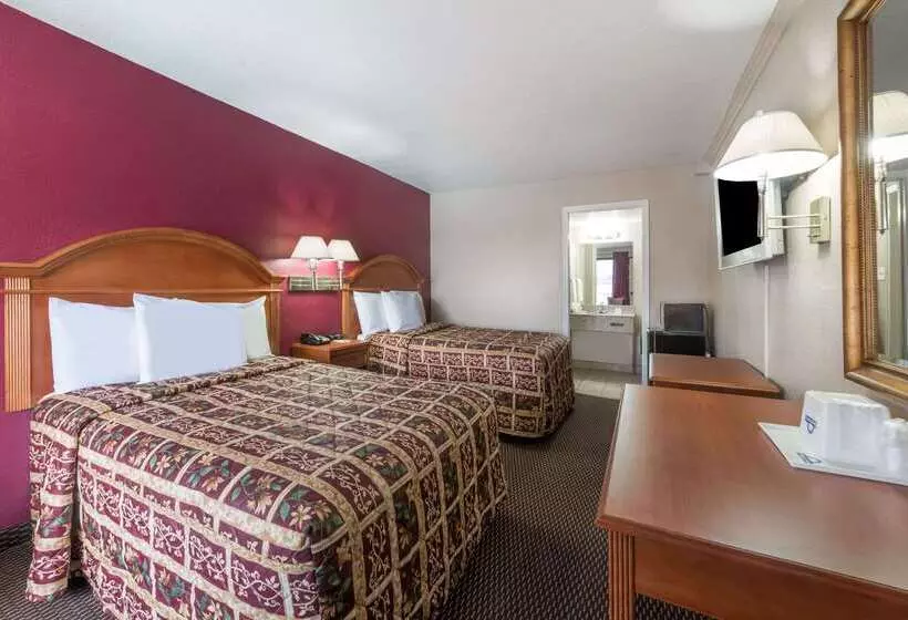 Hotelli Days Inn By Wyndham San Antonio Splashtown/att Center
