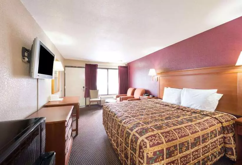 Hotelli Days Inn By Wyndham San Antonio Splashtown/att Center