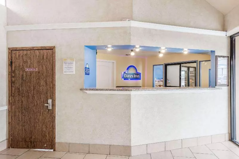 Hotelli Days Inn By Wyndham San Antonio Splashtown/att Center