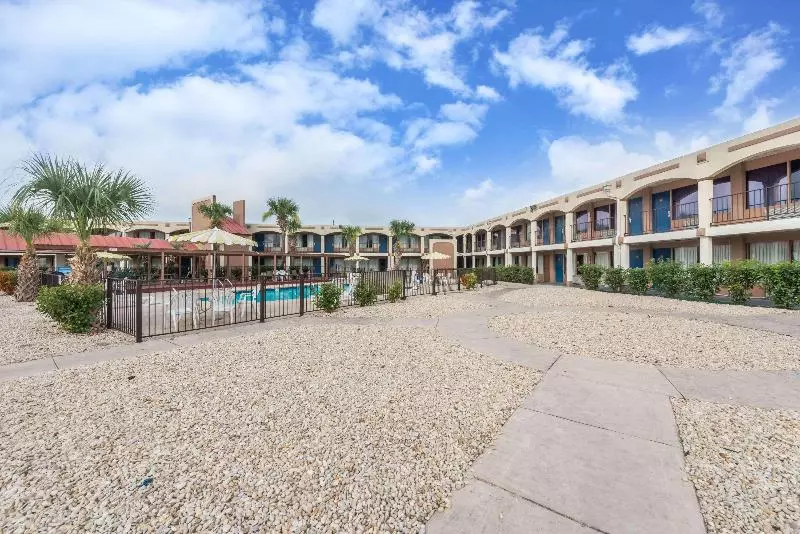 Hotelli Days Inn By Wyndham San Antonio Splashtown/att Center