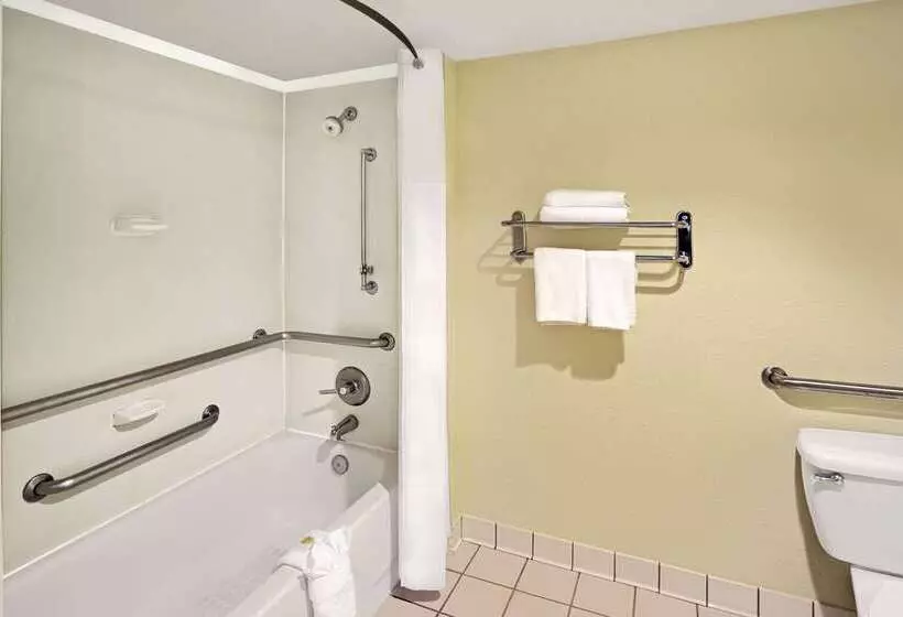 Hotelli Days Inn By Wyndham Silver Spring