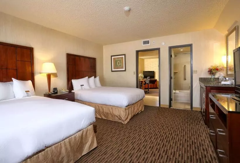 Отель Doubletree Suites By Hilton Tucson Airport