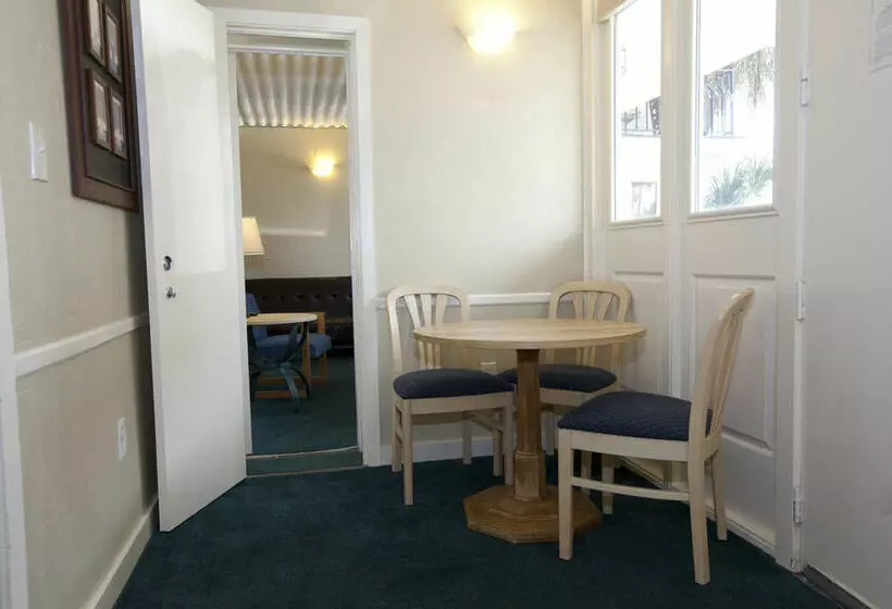 فندق Driftwood On The Oceanfront