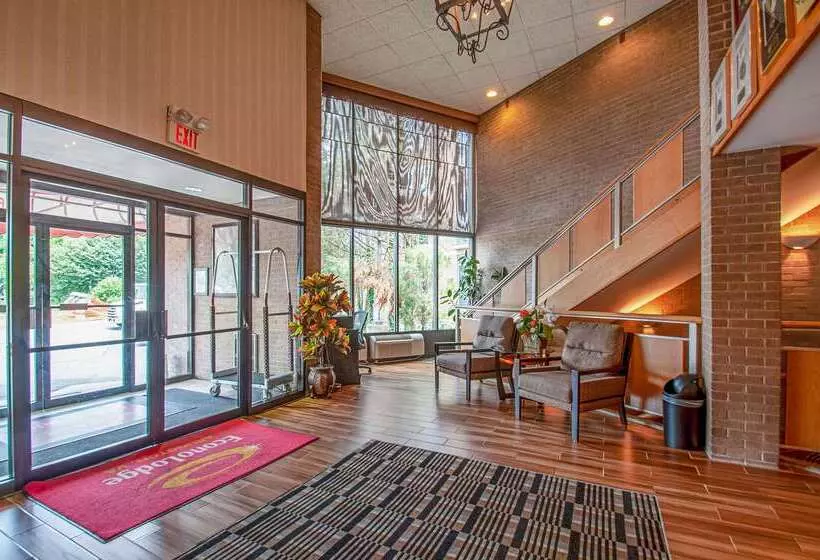 בית מלון כפרי Econo Lodge Metro