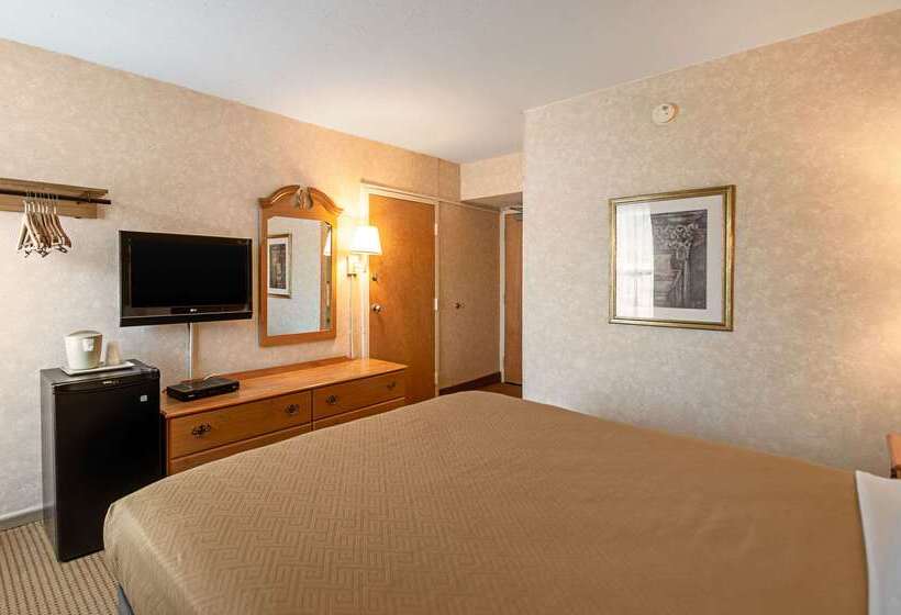 فندق Econo Lodge Metro
