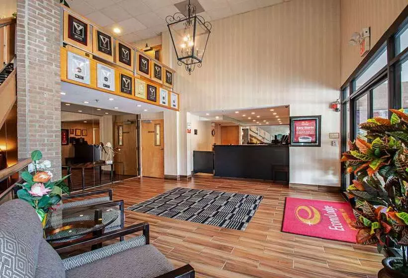 בית מלון כפרי Econo Lodge Metro