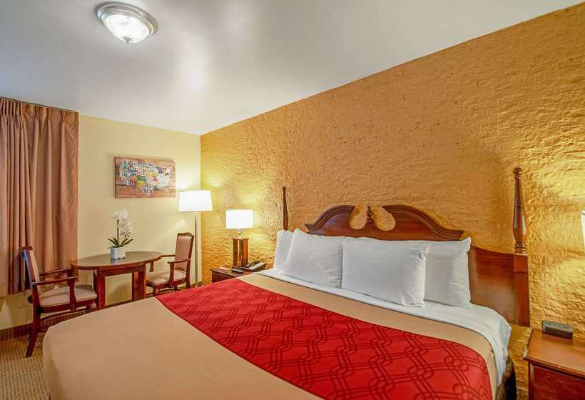 فندق Econo Lodge Metro