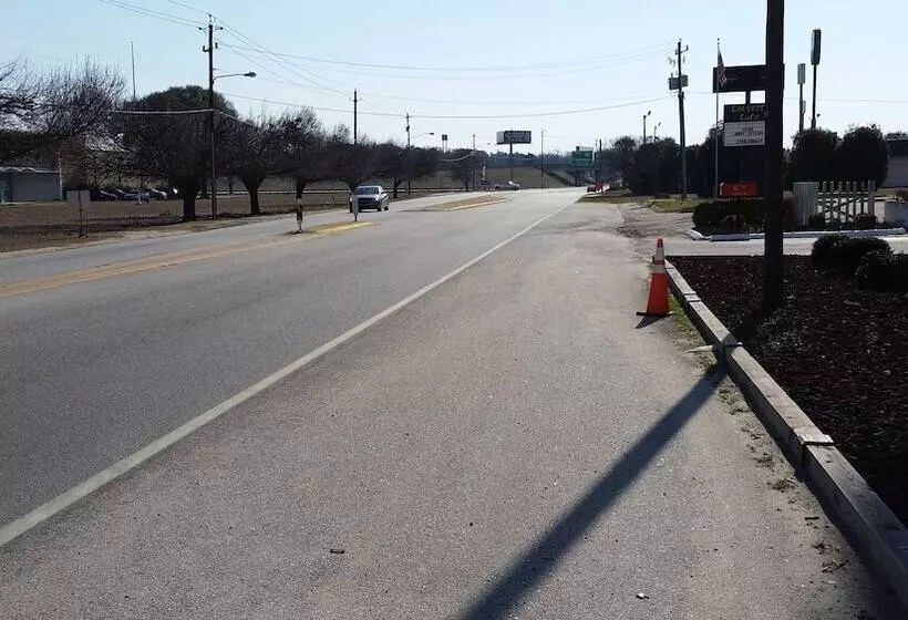 Отель Economy Inn