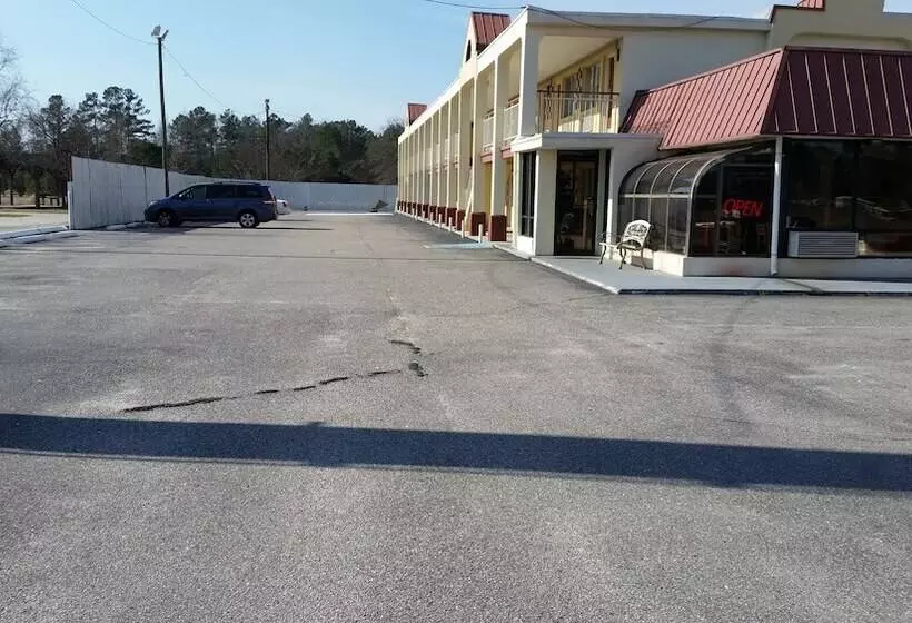 Отель Economy Inn