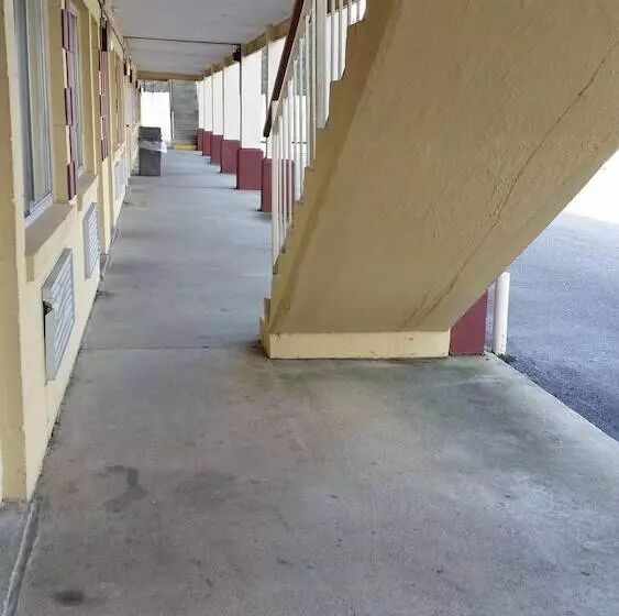 Отель Economy Inn