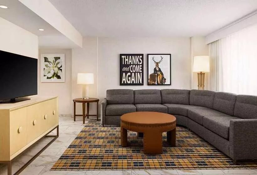 בית מלון כפרי Embassy Suites By Hilton Atlanta Buckhead