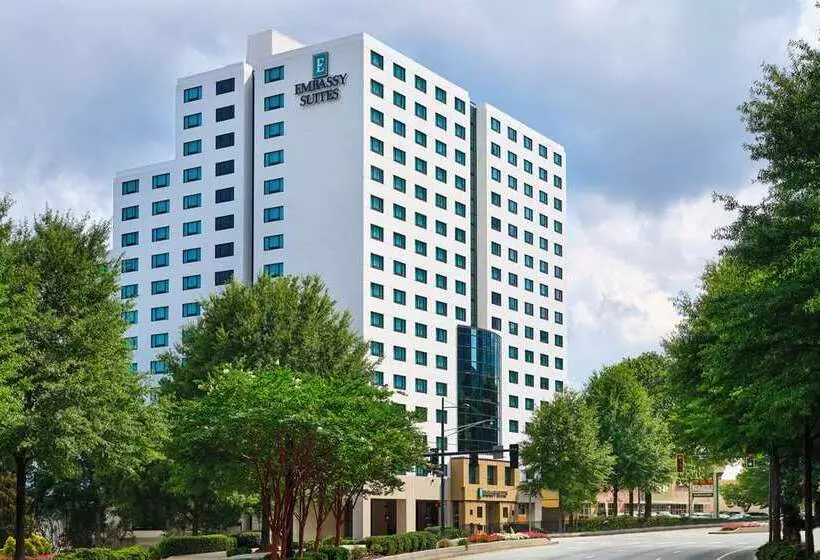 בית מלון כפרי Embassy Suites By Hilton Atlanta Buckhead