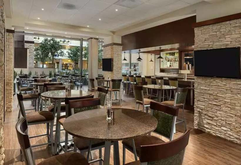 酒店 Embassy Suites By Hilton Dallas Market Center