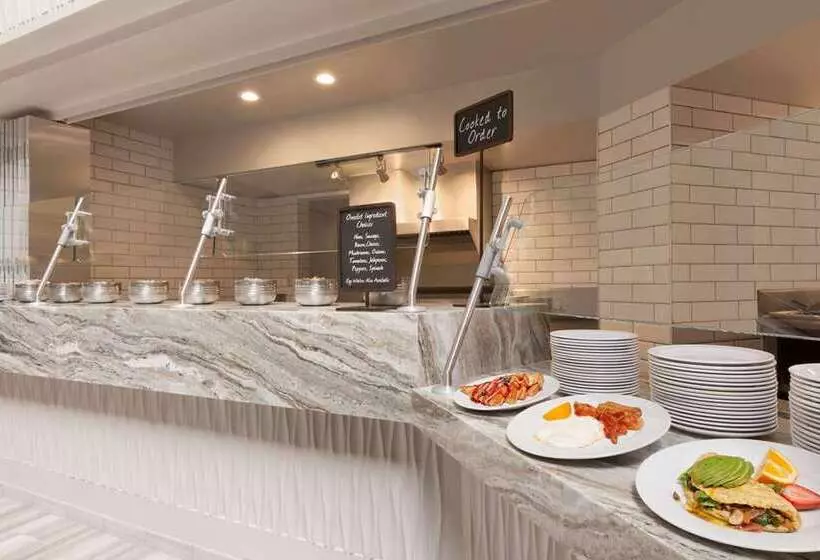 בית מלון כפרי Embassy Suites By Hilton Irvine Orange County Airport