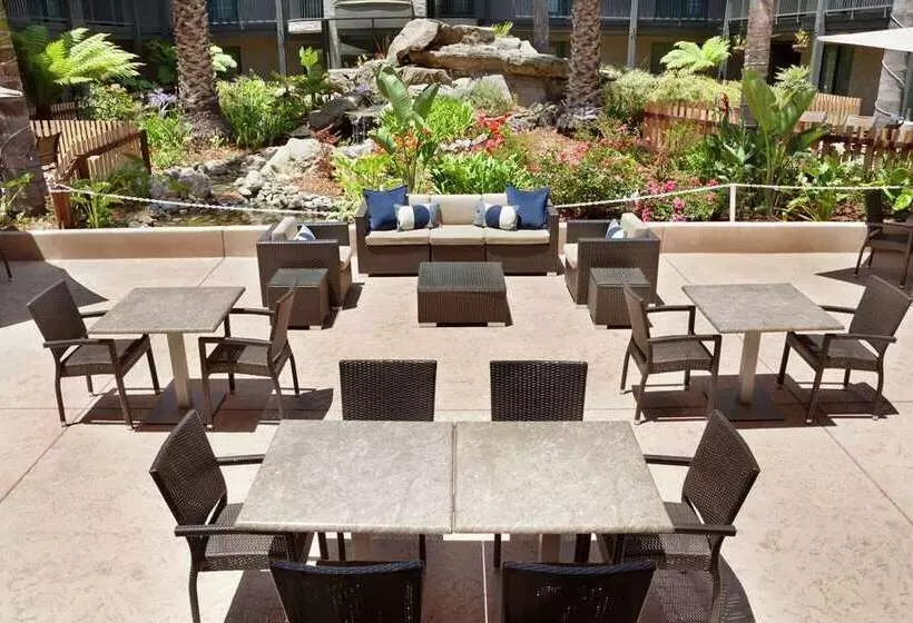 فندق Embassy Suites By Hilton Lompoc Central Coast