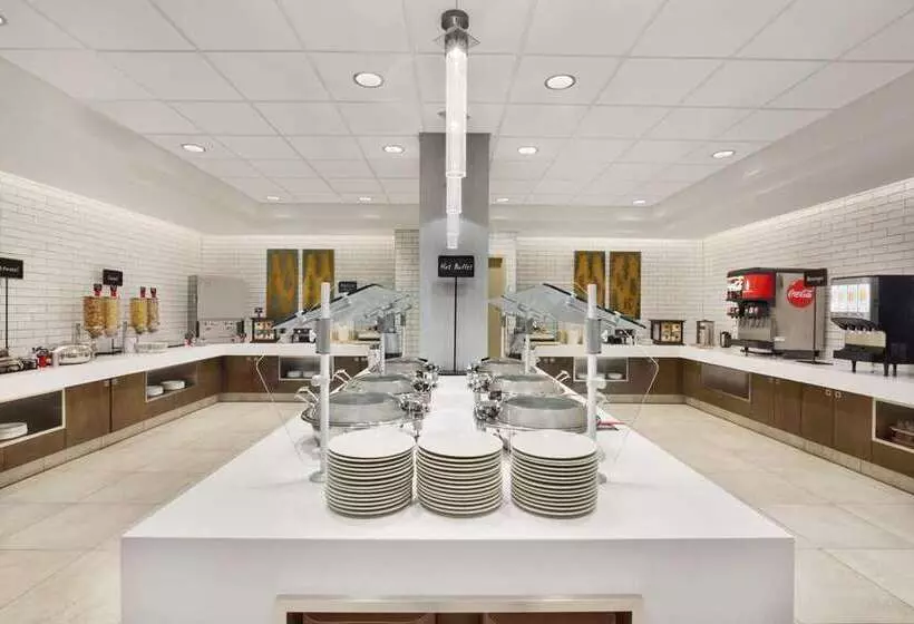 فندق Embassy Suites By Hilton San Antonio Airport