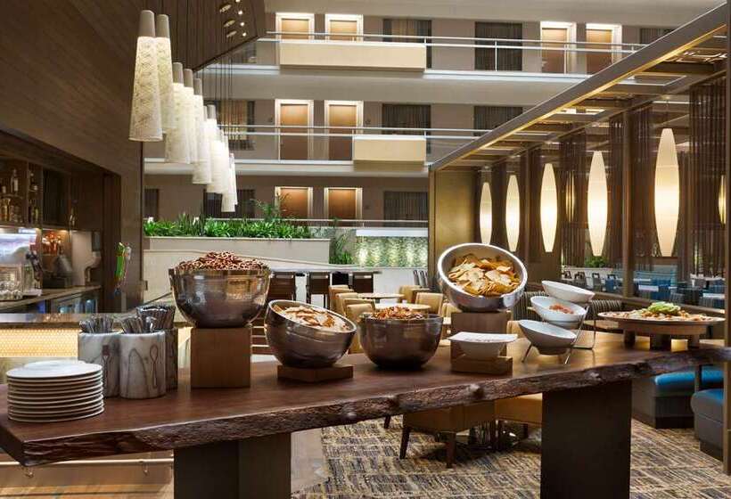 هتل Embassy Suites By Hilton San Antonio Airport