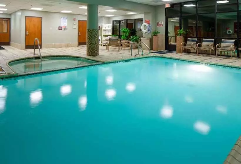 فندق Embassy Suites By Hilton San Antonio Airport