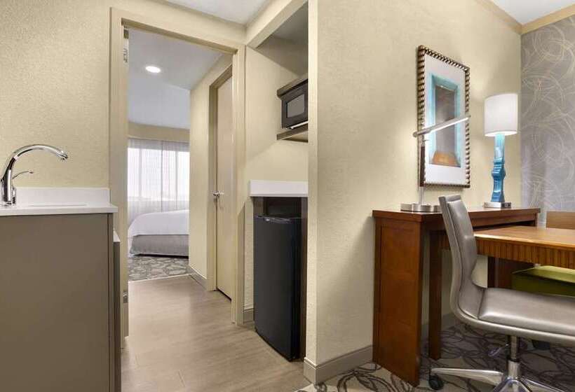 هتل Embassy Suites By Hilton San Antonio Airport