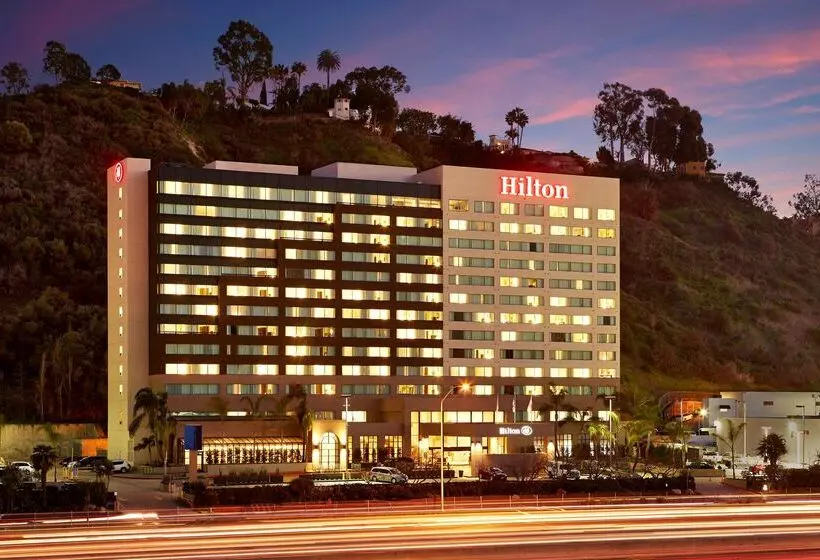 فندق Hilton San Diego Mission Valley