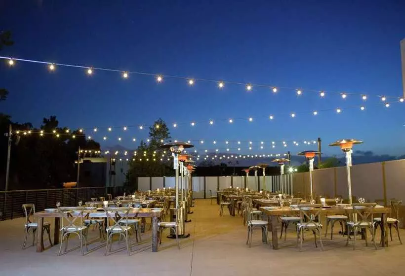 فندق Hilton San Diego Mission Valley