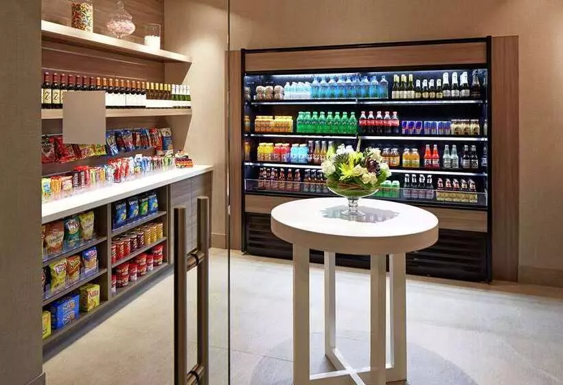 فندق Hilton San Diego Mission Valley