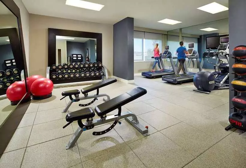 فندق Hilton San Diego Mission Valley