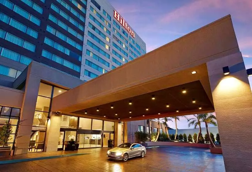 فندق Hilton San Diego Mission Valley