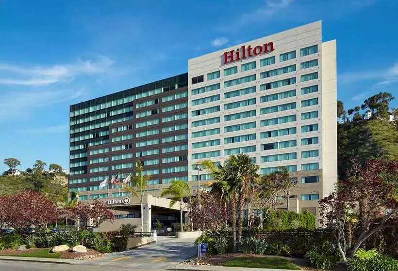 فندق Hilton San Diego Mission Valley
