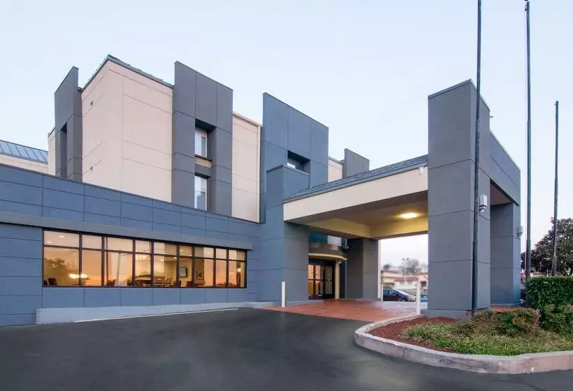 ホテル Holiday Inn Express & Suites Nashville I 40 & I 24, An Ihg