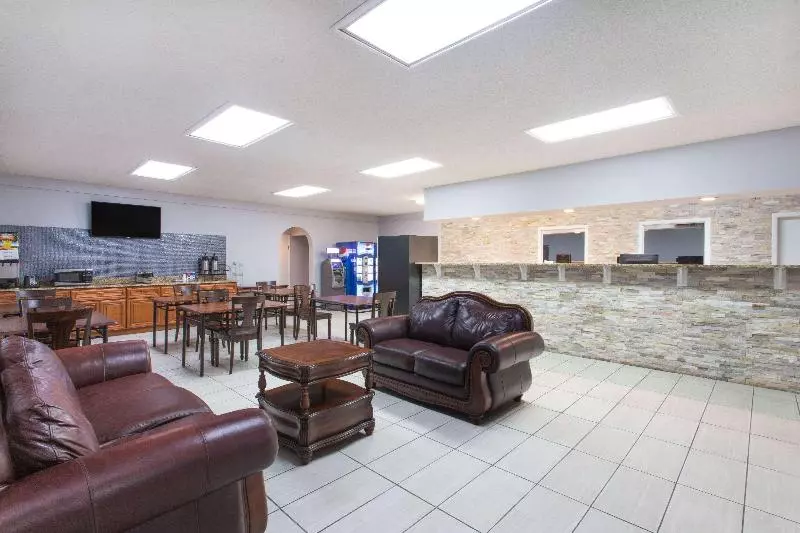 فندق Knights Inn   Plant City