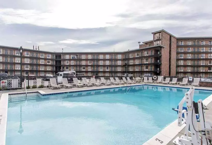 Отель Quality Inn Downtown Historic District