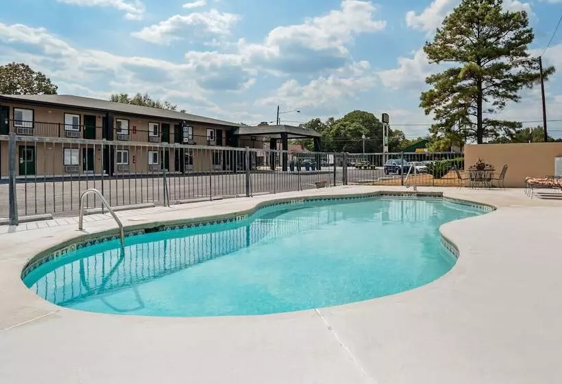 ホテル Super 8 By Wyndham Daleville Fort Novosel