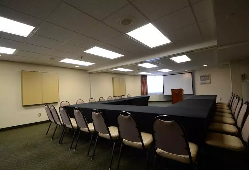 ホテル The English Inn Of Charlottesville