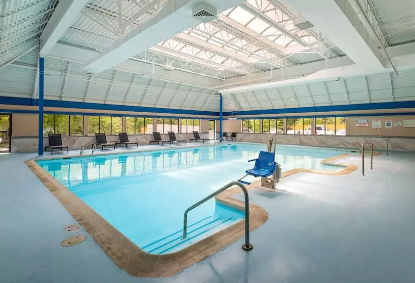 ホテル The English Inn Of Charlottesville