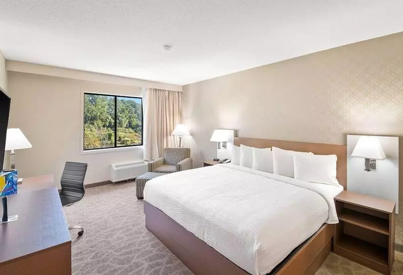 ホテル The English Inn Of Charlottesville