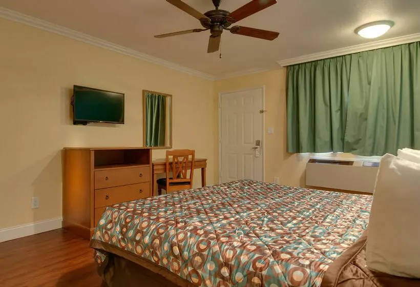 فندق Vagabond Inn Bakersfield 