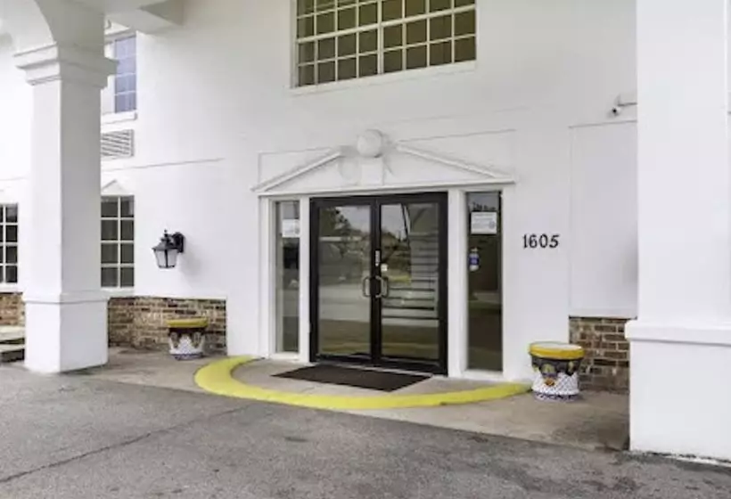 Szálloda Travelodge By Wyndham Lafayette