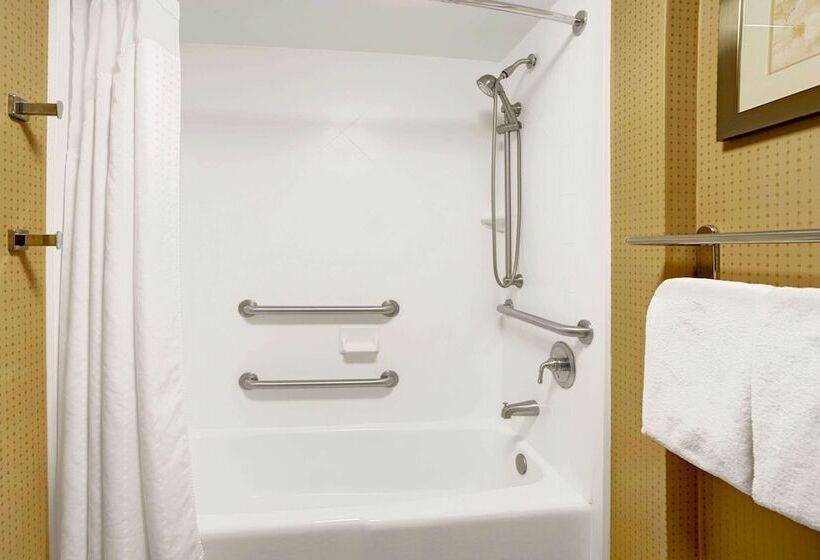 בית מלון כפרי Wyndham Garden Duluth