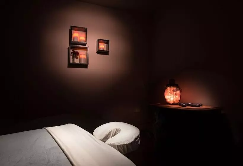 Palm Mountain Resort & Spa