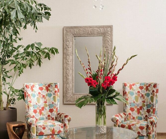 Palm Mountain Resort & Spa