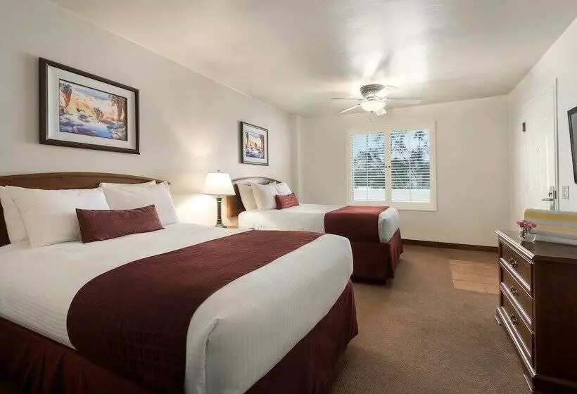 Palm Mountain Resort & Spa