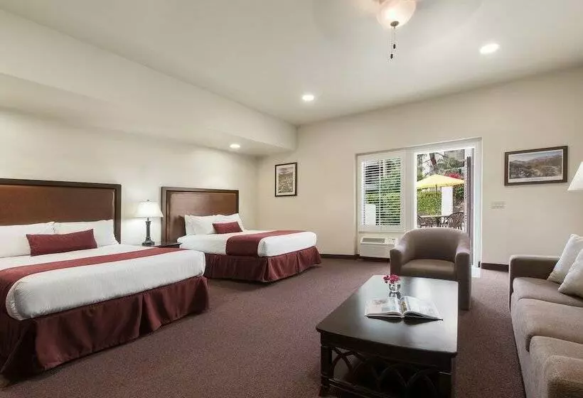 Palm Mountain Resort & Spa