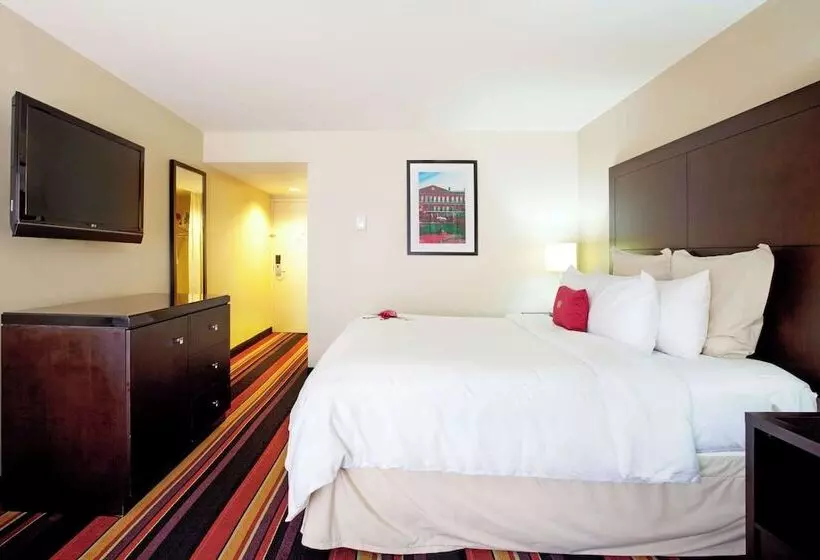 Clarion Hotel New Orleans Airport & Conference Center